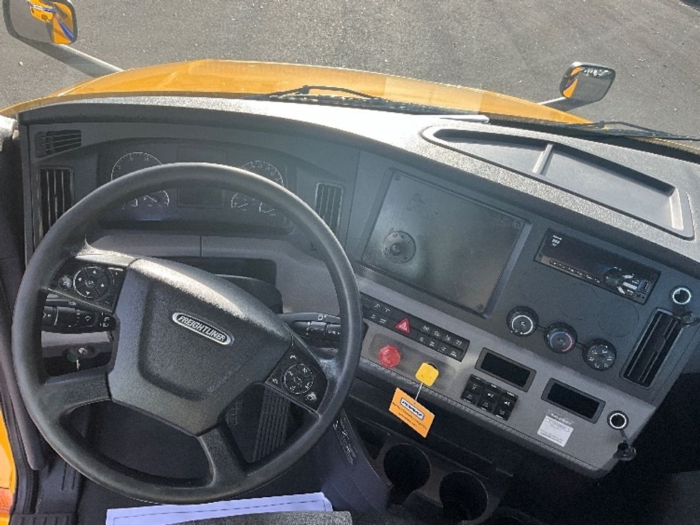 Day Cab Tractor-Heavy Duty Tractors-Freightliner-2020-T12664ST-Atlanta-GA-257,016\n\t\tmiles-$ 70,000 - Image 11