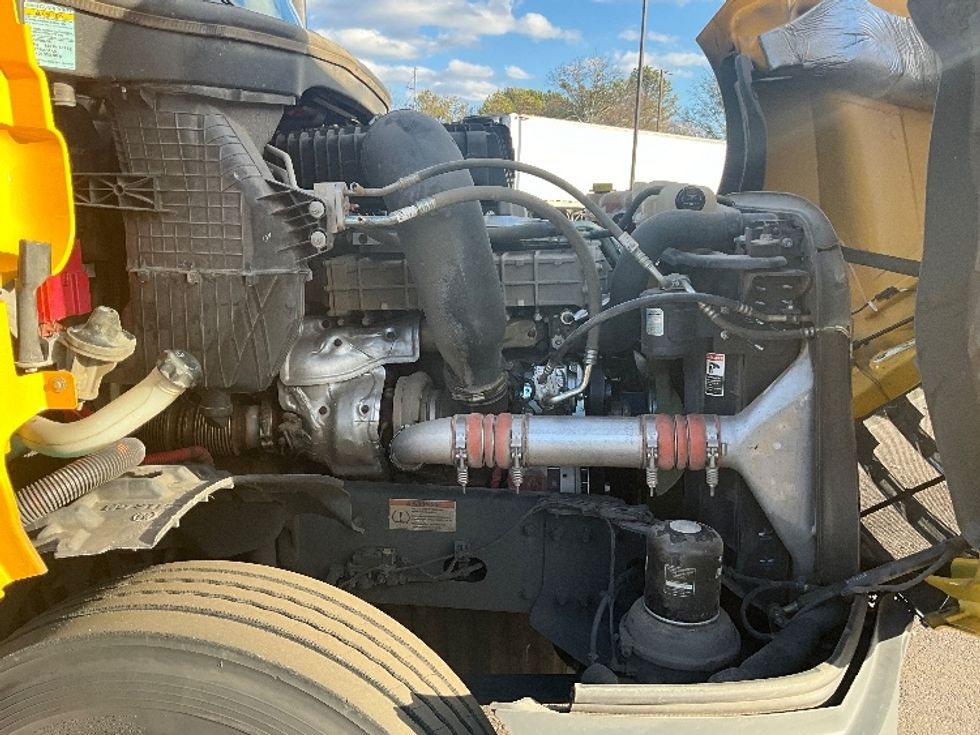 Day Cab Tractor-Heavy Duty Tractors-Freightliner-2020-T12664ST-Atlanta-GA-257,016\n\t\tmiles-$ 70,000 - Image 15