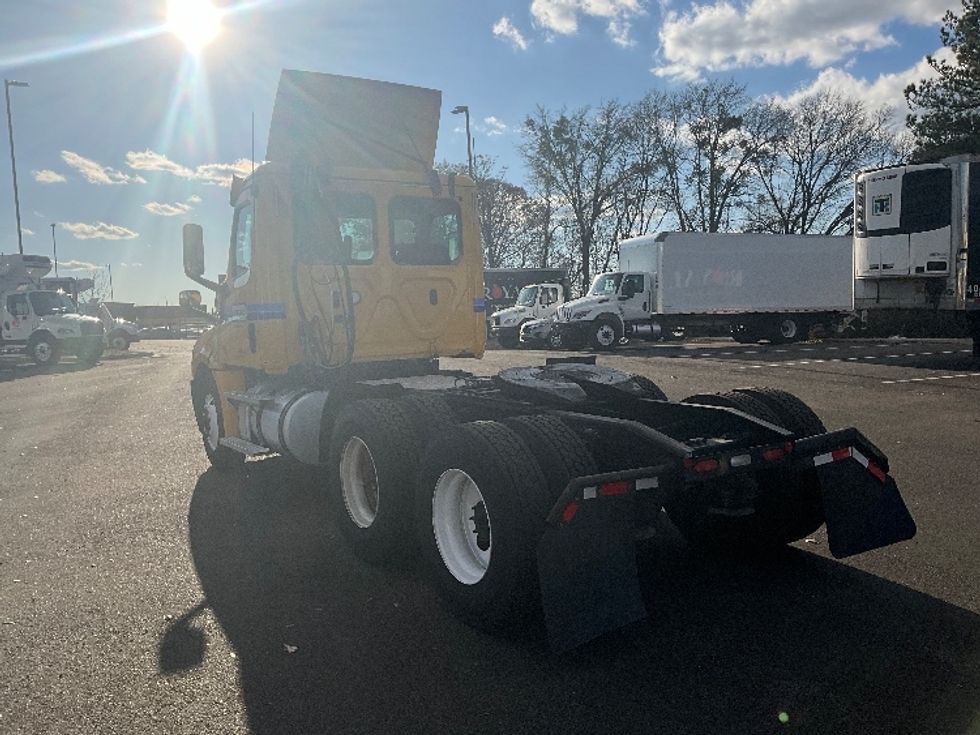 Day Cab Tractor-Heavy Duty Tractors-Freightliner-2020-T12664ST-Atlanta-GA-257,016\n\t\tmiles-$ 70,000 - Image 5