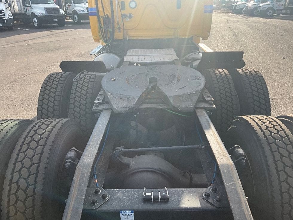 Day Cab Tractor-Heavy Duty Tractors-Freightliner-2020-T12664ST-Atlanta-GA-257,016\n\t\tmiles-$ 70,000 - Image 6