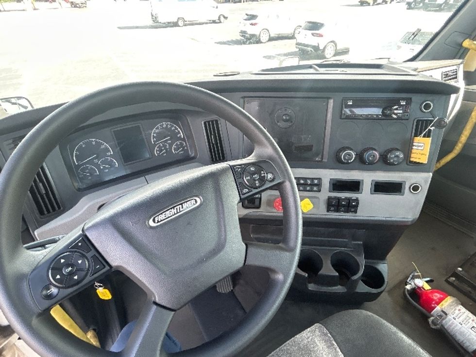 Day Cab Tractor-Heavy Duty Tractors-Freightliner-2020-T12664ST-Atlanta-GA-536,864\n\t\tmiles-$ 43,000 - Image 10