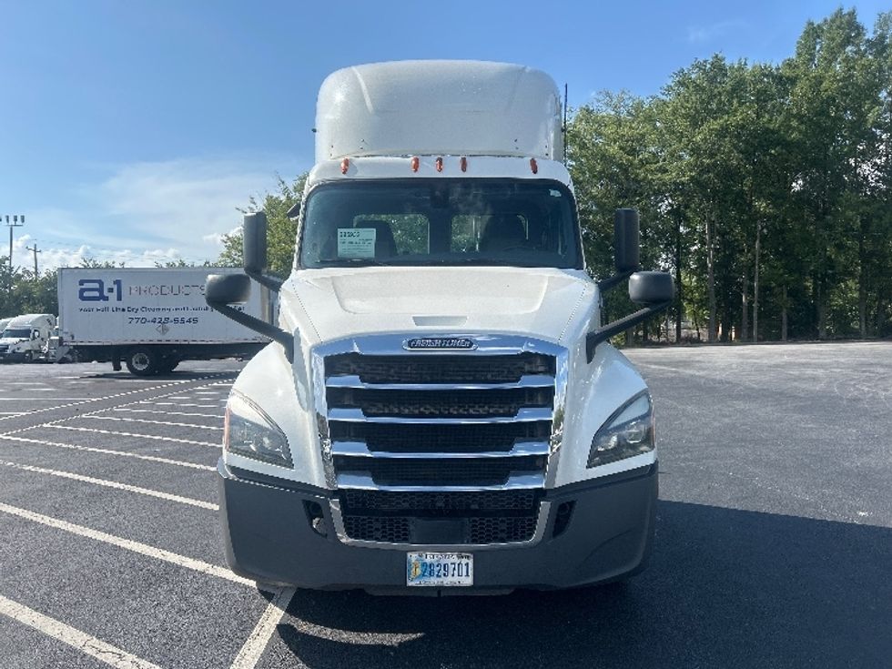 Day Cab Tractor-Heavy Duty Tractors-Freightliner-2020-T12664ST-Atlanta-GA-536,864\n\t\tmiles-$ 43,000 - Image 2