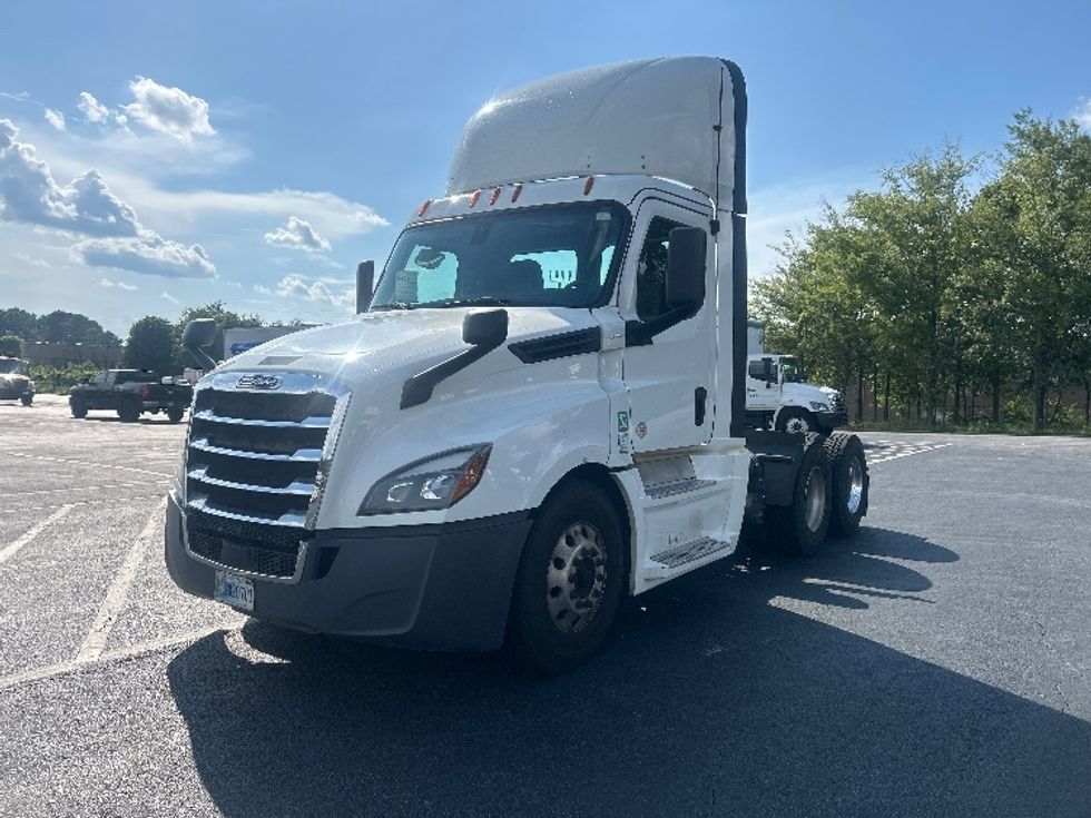 Day Cab Tractor-Heavy Duty Tractors-Freightliner-2020-T12664ST-Atlanta-GA-536,864\n\t\tmiles-$ 43,000 - Image 3