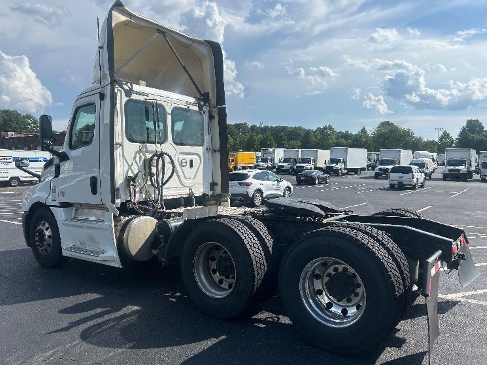 Day Cab Tractor-Heavy Duty Tractors-Freightliner-2020-T12664ST-Atlanta-GA-536,864\n\t\tmiles-$ 43,000 - Image 5