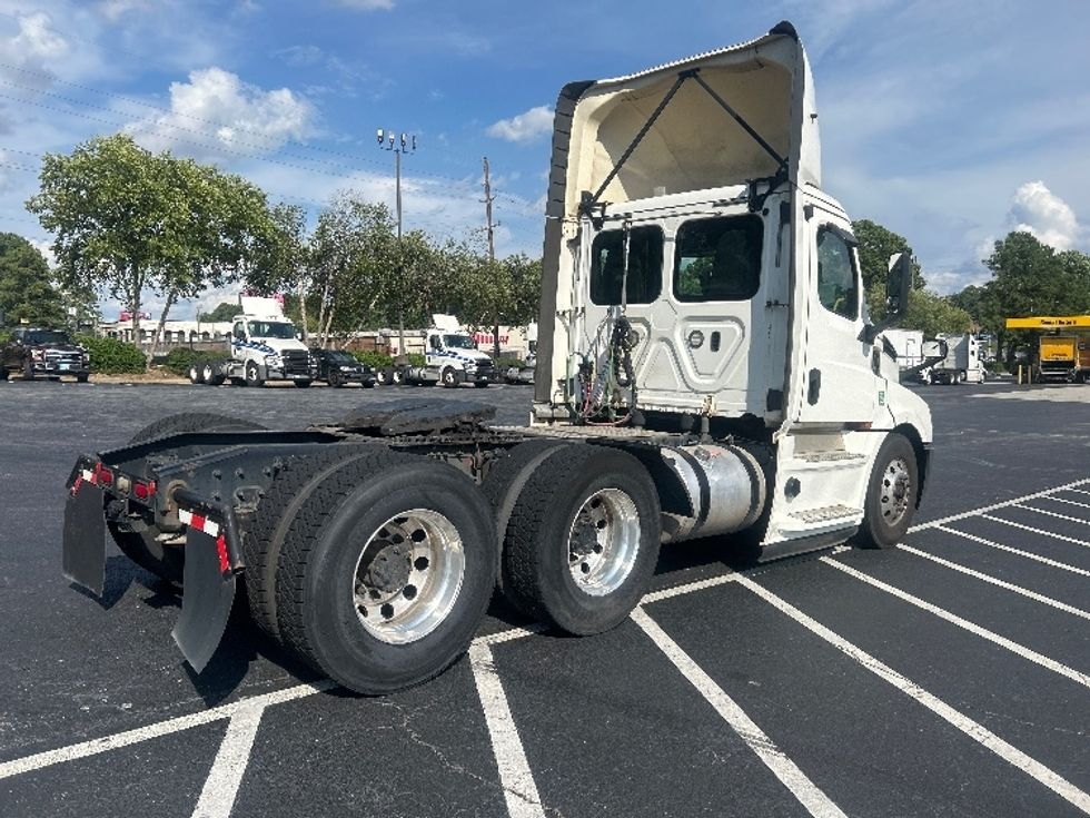 Day Cab Tractor-Heavy Duty Tractors-Freightliner-2020-T12664ST-Atlanta-GA-536,864\n\t\tmiles-$ 43,000 - Image 7