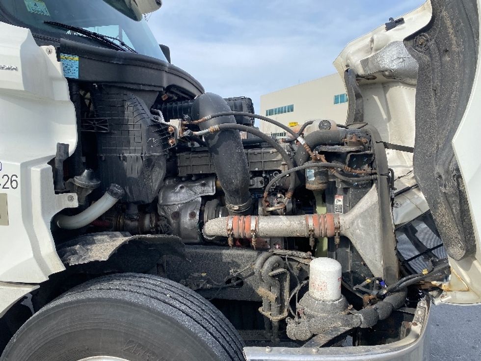 Day Cab Tractor-Heavy Duty Tractors-Freightliner-2020-T12664ST-Auburn-MA-265,075\n\t\tmiles-$ 53,500 - Image 15