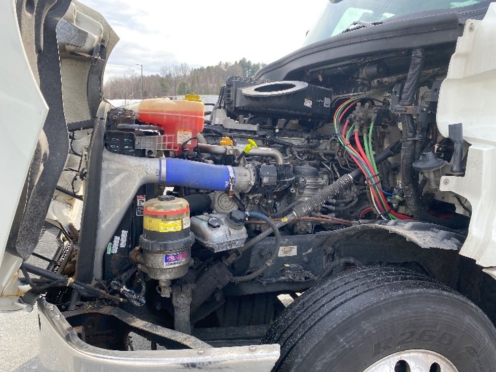 Day Cab Tractor-Heavy Duty Tractors-Freightliner-2020-T12664ST-Auburn-MA-265,075\n\t\tmiles-$ 53,500 - Image 16