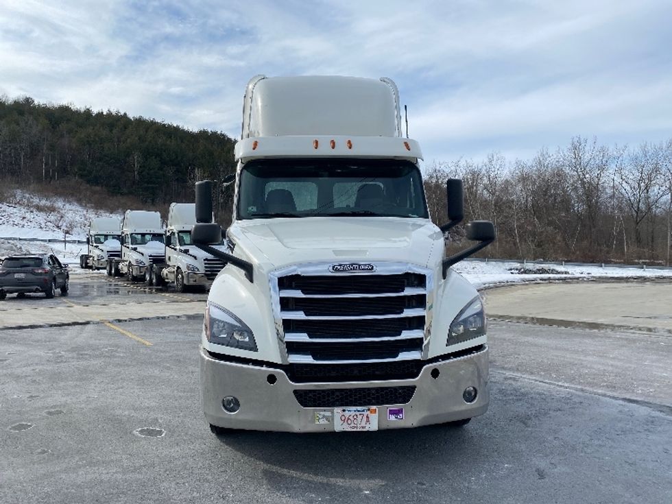 Day Cab Tractor-Heavy Duty Tractors-Freightliner-2020-T12664ST-Auburn-MA-265,075\n\t\tmiles-$ 53,500 - Image 2