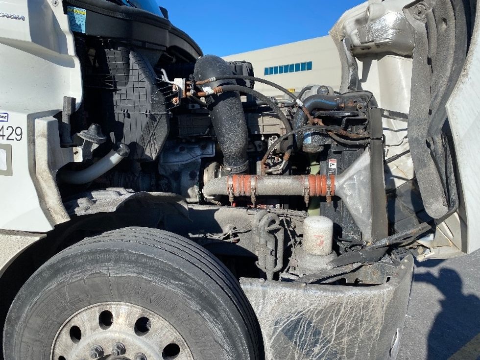 Day Cab Tractor-Heavy Duty Tractors-Freightliner-2020-T12664ST-Auburn-MA-314,557\n\t\tmiles-$ 51,500 - Image 15