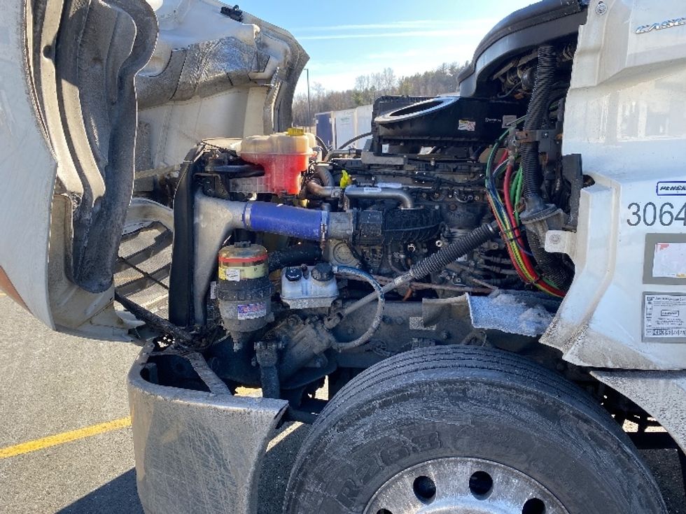 Day Cab Tractor-Heavy Duty Tractors-Freightliner-2020-T12664ST-Auburn-MA-314,557\n\t\tmiles-$ 51,500 - Image 16