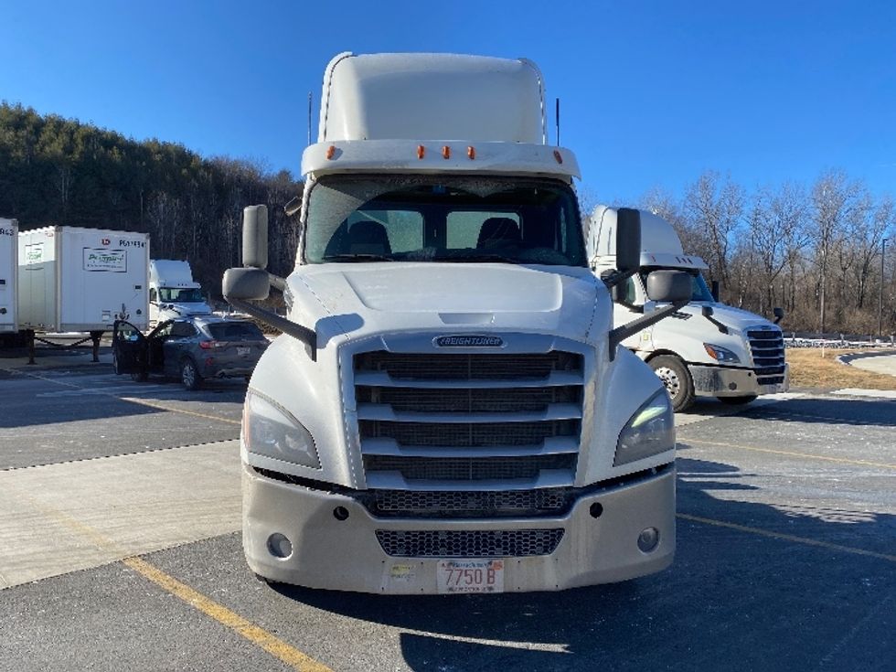 Day Cab Tractor-Heavy Duty Tractors-Freightliner-2020-T12664ST-Auburn-MA-314,557\n\t\tmiles-$ 51,500 - Image 2