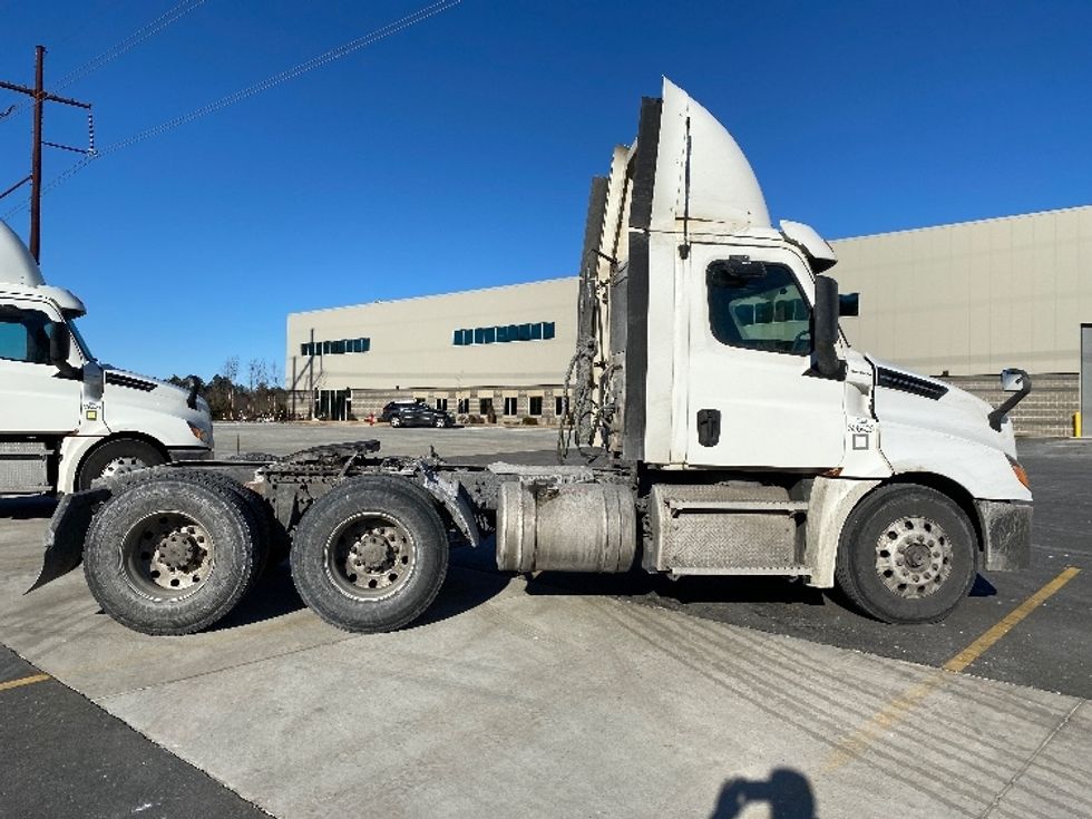 Day Cab Tractor-Heavy Duty Tractors-Freightliner-2020-T12664ST-Auburn-MA-314,557\n\t\tmiles-$ 51,500 - Image 8