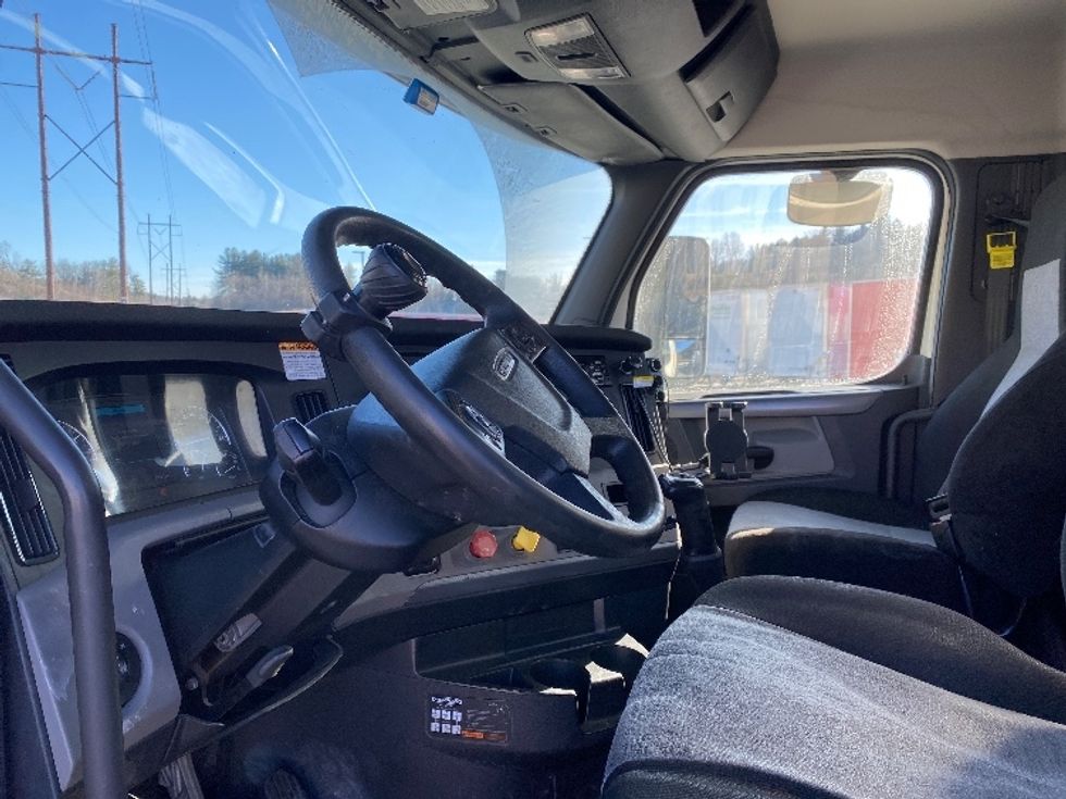 Day Cab Tractor-Heavy Duty Tractors-Freightliner-2020-T12664ST-Auburn-MA-314,557\n\t\tmiles-$ 51,500 - Image 9