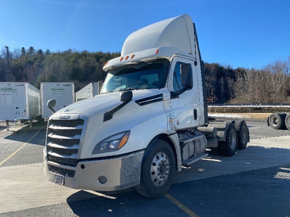 Day Cab Tractor-Heavy Duty Tractors-Freightliner-2020-T12664ST-Auburn-MA-326,805\n\t\tmiles-$ 51,000 - Image 3