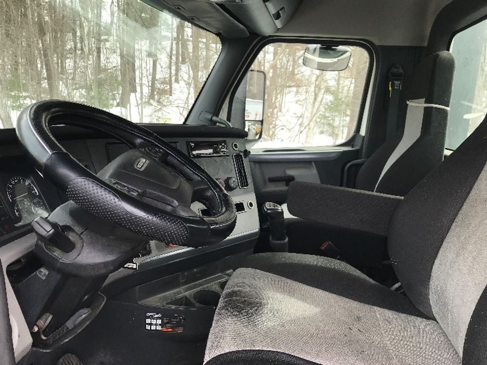 Day Cab Tractor-Heavy Duty Tractors-Freightliner-2020-T12664ST-Auburn-MA-369,552\n\t\tmiles-$ 49,500 - Image 10