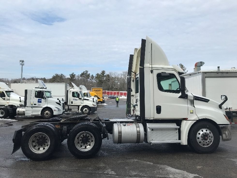 Day Cab Tractor-Heavy Duty Tractors-Freightliner-2020-T12664ST-Auburn-MA-369,552\n\t\tmiles-$ 49,500 - Image 8