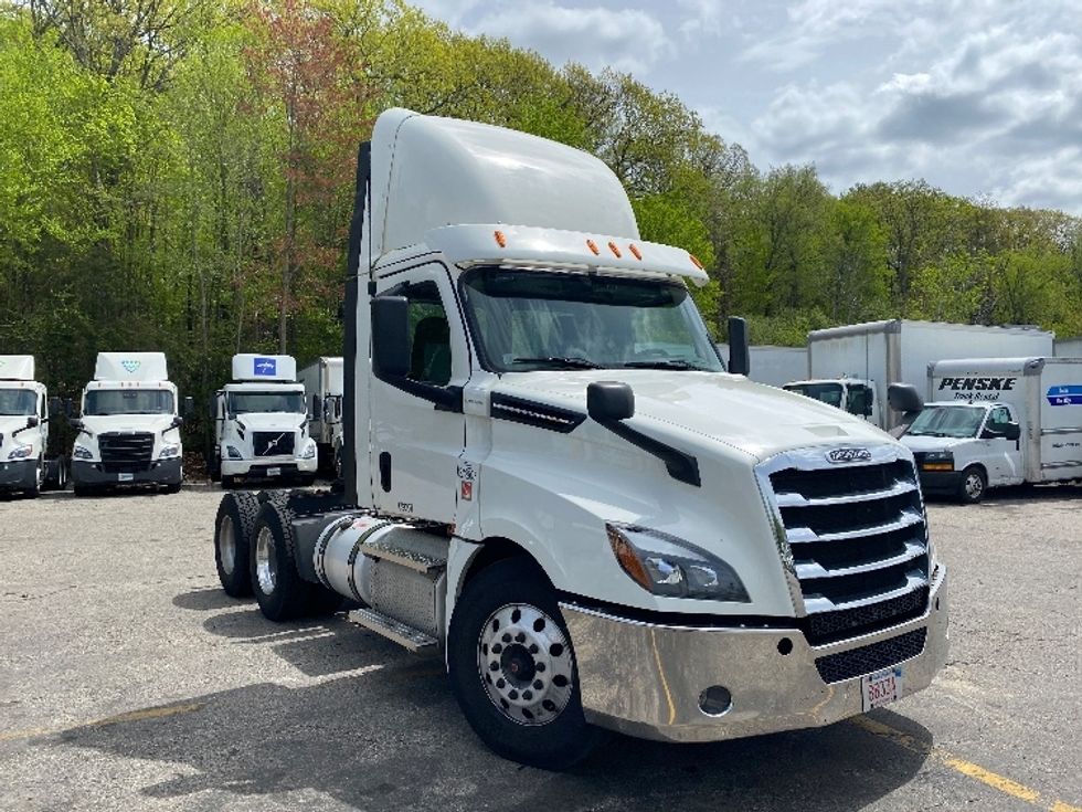 Day Cab Tractor-Heavy Duty Tractors-Freightliner-2020-T12664ST-Auburn-MA-411,735\n\t\tmiles-$ 47,750 - Image 1