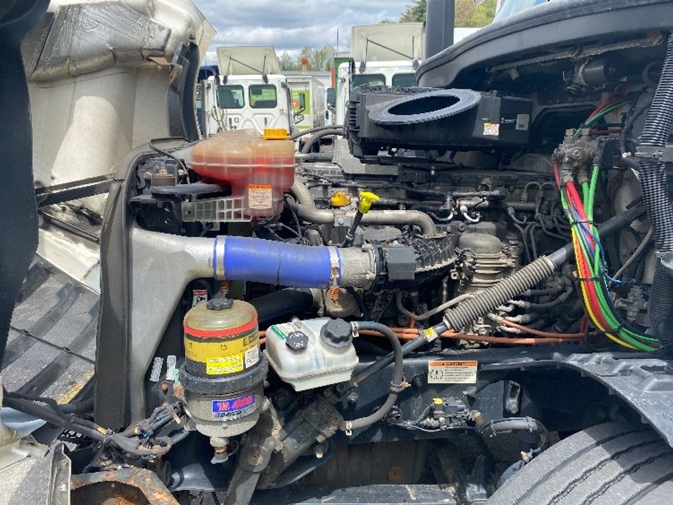 Day Cab Tractor-Heavy Duty Tractors-Freightliner-2020-T12664ST-Auburn-MA-411,735\n\t\tmiles-$ 47,750 - Image 16