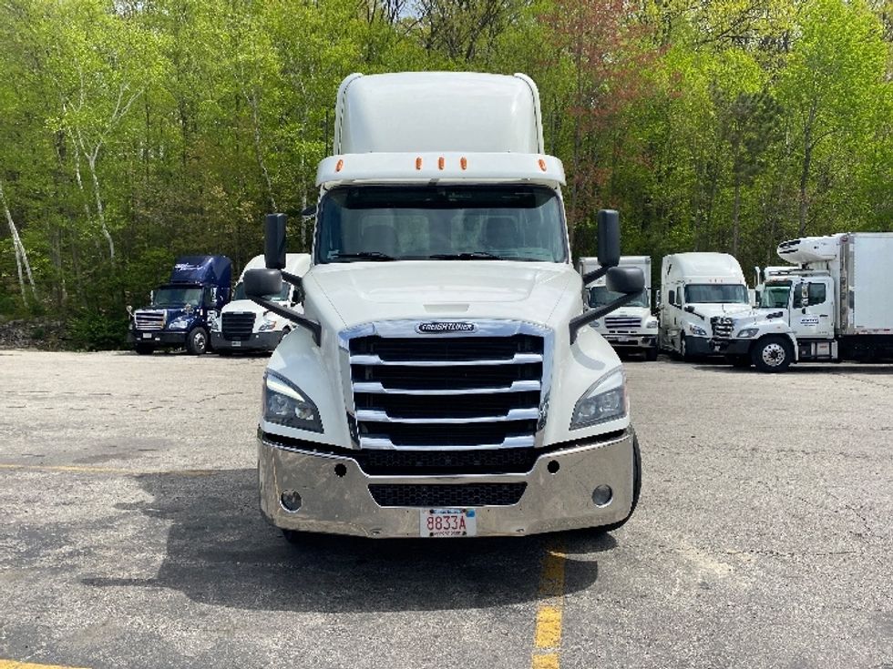 Day Cab Tractor-Heavy Duty Tractors-Freightliner-2020-T12664ST-Auburn-MA-411,735\n\t\tmiles-$ 47,750 - Image 2