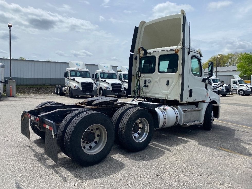 Day Cab Tractor-Heavy Duty Tractors-Freightliner-2020-T12664ST-Auburn-MA-411,735\n\t\tmiles-$ 47,750 - Image 7