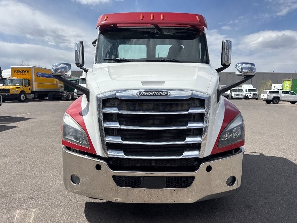 Day Cab Tractor-Heavy Duty Tractors-Freightliner-2020-T12664ST-Aurora-CO-215,158\n\t\tmiles-$ 71,750 - Image 2
