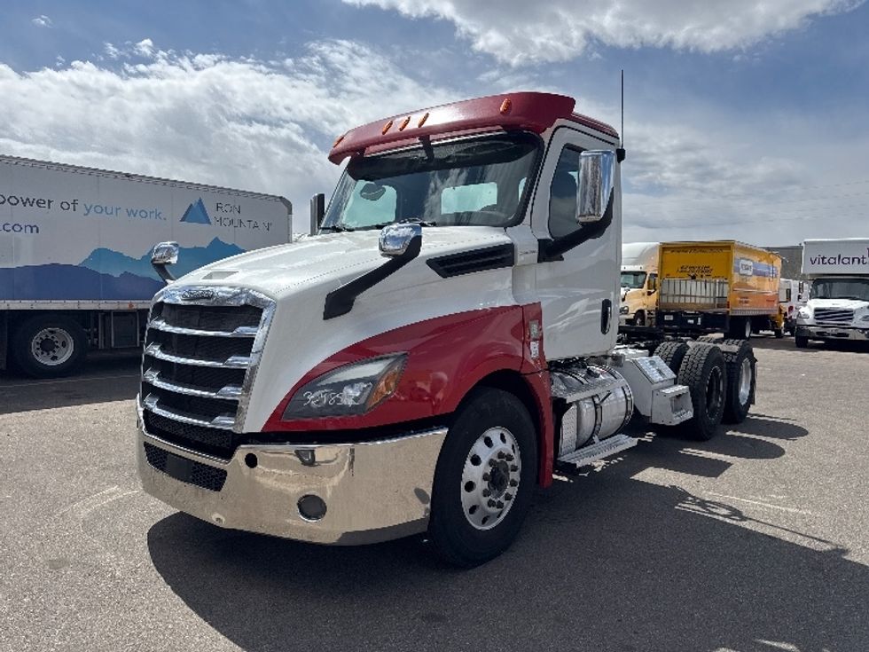 Day Cab Tractor-Heavy Duty Tractors-Freightliner-2020-T12664ST-Aurora-CO-215,158\n\t\tmiles-$ 71,750 - Image 3