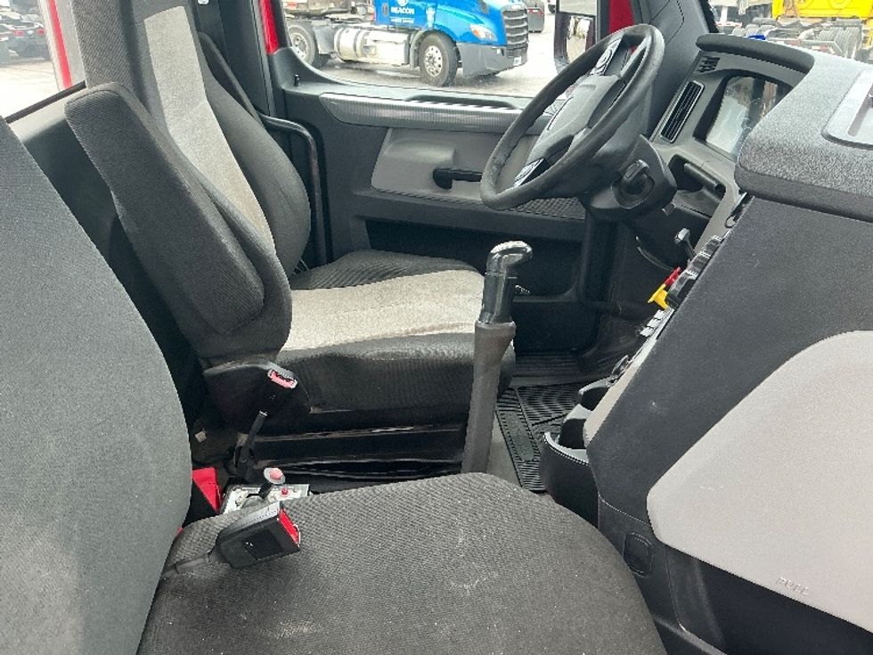 Day Cab Tractor-Heavy Duty Tractors-Freightliner-2020-T12664ST-Austin-TX-302,744\n\t\tmiles-$ 58,250 - Image 14