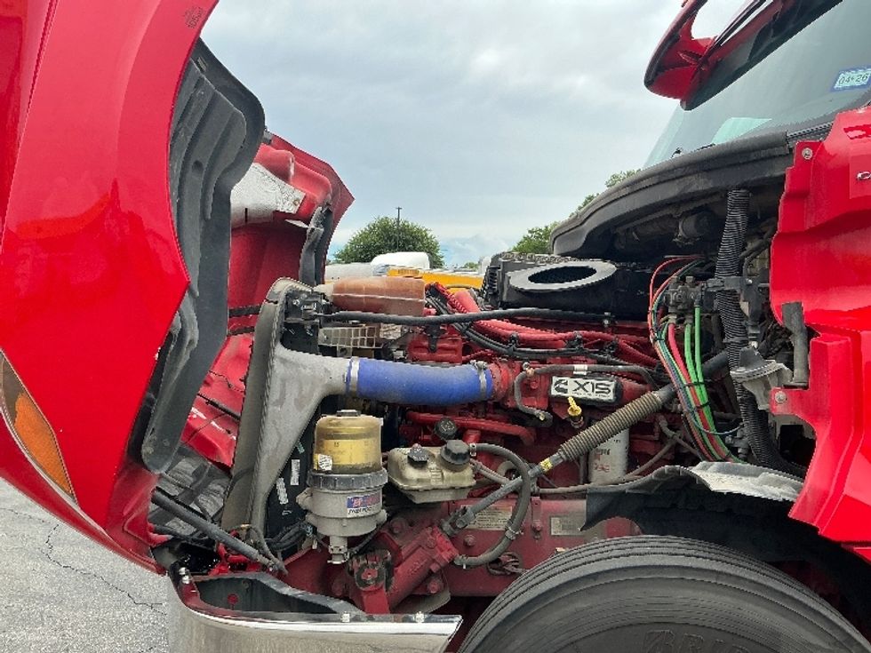 Day Cab Tractor-Heavy Duty Tractors-Freightliner-2020-T12664ST-Austin-TX-302,744\n\t\tmiles-$ 58,250 - Image 16