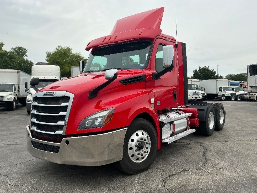 Day Cab Tractor-Heavy Duty Tractors-Freightliner-2020-T12664ST-Austin-TX-302,744\n\t\tmiles-$ 58,250 - Image 3