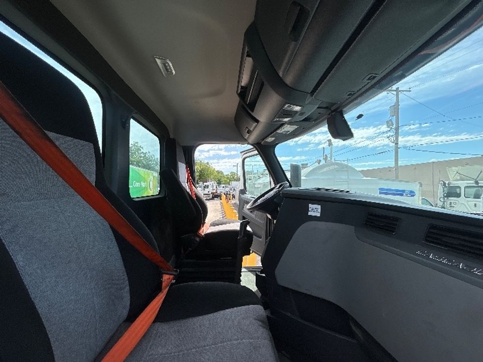 Day Cab Tractor-Heavy Duty Tractors-Freightliner-2020-T12664ST-Baltimore-MD-213,527\n\t\tmiles-$ 56,750 - Image 14