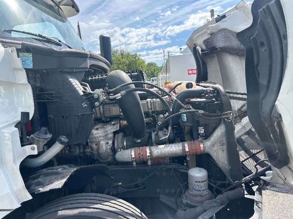 Day Cab Tractor-Heavy Duty Tractors-Freightliner-2020-T12664ST-Baltimore-MD-213,527\n\t\tmiles-$ 56,750 - Image 15