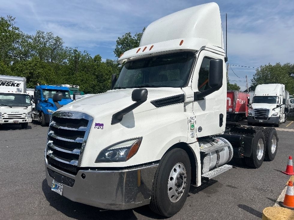 Day Cab Tractor-Heavy Duty Tractors-Freightliner-2020-T12664ST-Baltimore-MD-213,527\n\t\tmiles-$ 56,750 - Image 3