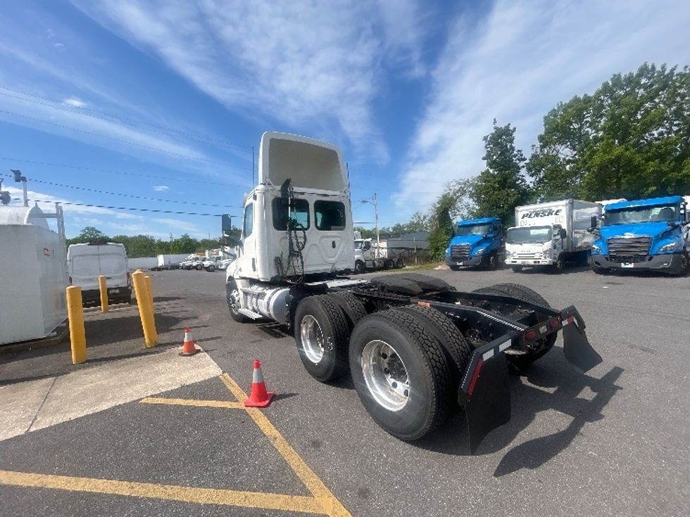 Day Cab Tractor-Heavy Duty Tractors-Freightliner-2020-T12664ST-Baltimore-MD-213,527\n\t\tmiles-$ 56,750 - Image 5