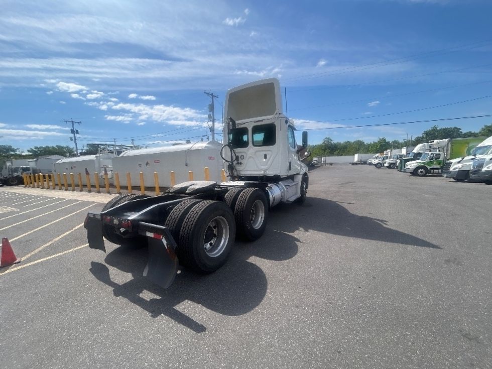 Day Cab Tractor-Heavy Duty Tractors-Freightliner-2020-T12664ST-Baltimore-MD-213,527\n\t\tmiles-$ 56,750 - Image 7