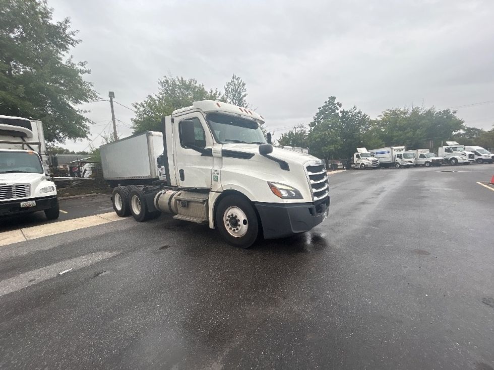Day Cab Tractor-Heavy Duty Tractors-Freightliner-2020-T12664ST-Baltimore-MD-265,458\n\t\tmiles-$ 57,500 - Image 1