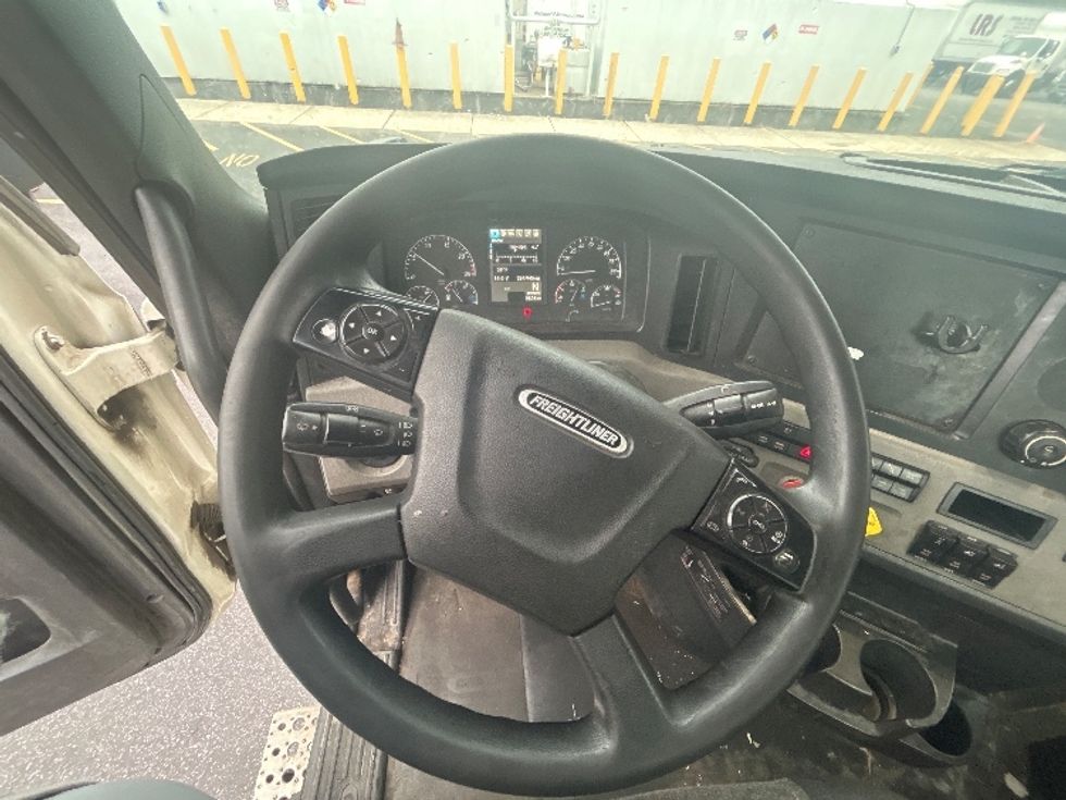 Day Cab Tractor-Heavy Duty Tractors-Freightliner-2020-T12664ST-Baltimore-MD-265,458\n\t\tmiles-$ 57,500 - Image 10