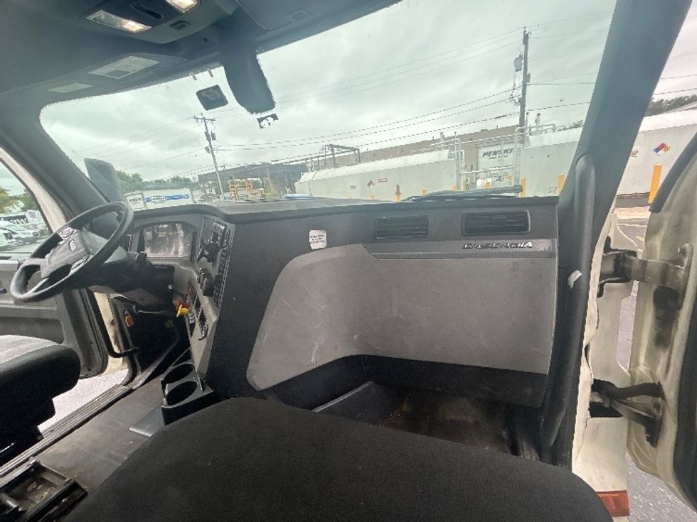 Day Cab Tractor-Heavy Duty Tractors-Freightliner-2020-T12664ST-Baltimore-MD-265,458\n\t\tmiles-$ 57,500 - Image 12