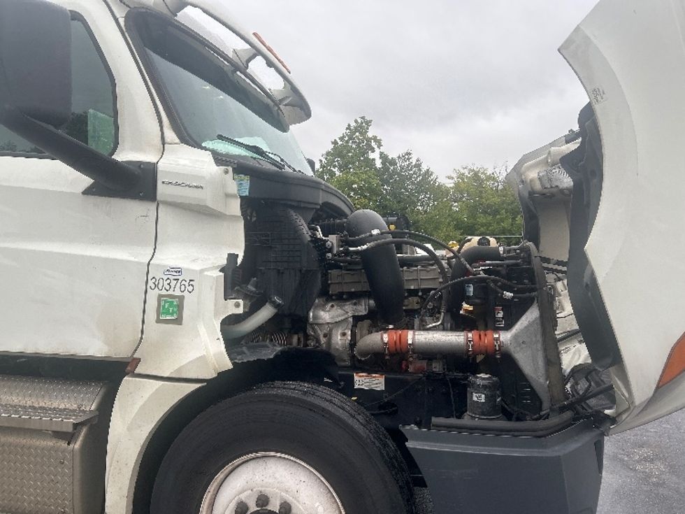 Day Cab Tractor-Heavy Duty Tractors-Freightliner-2020-T12664ST-Baltimore-MD-265,458\n\t\tmiles-$ 57,500 - Image 14