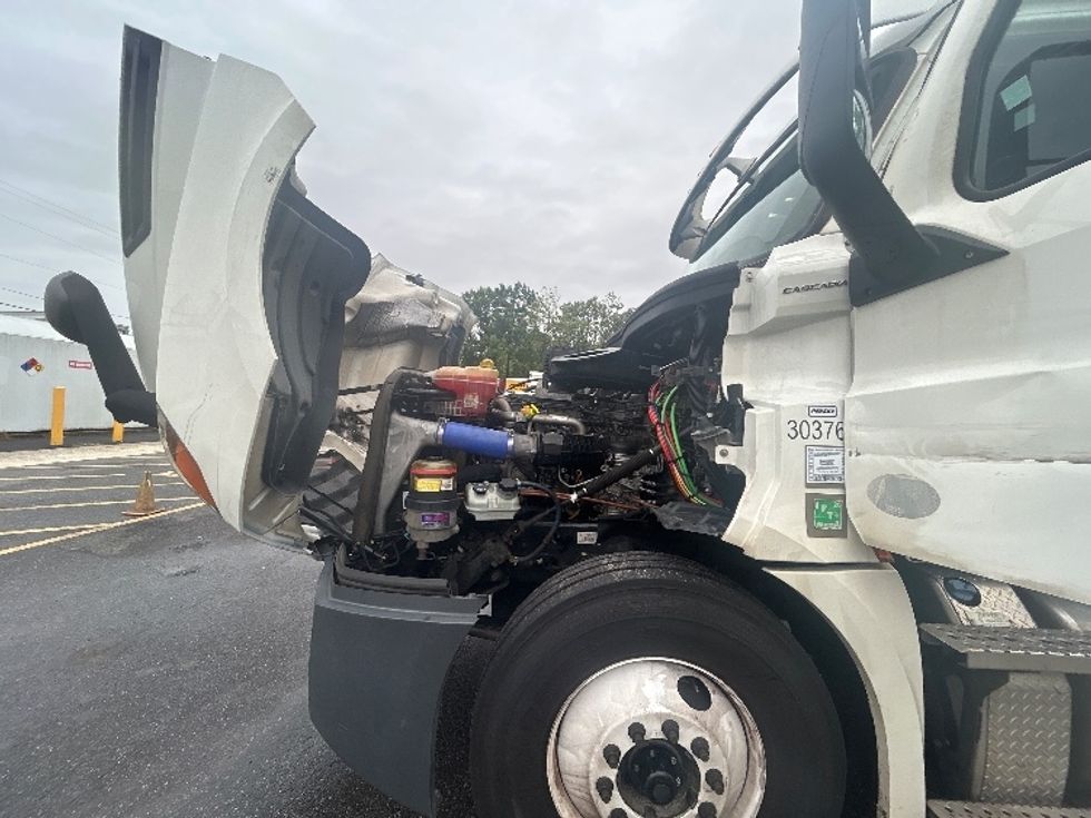 Day Cab Tractor-Heavy Duty Tractors-Freightliner-2020-T12664ST-Baltimore-MD-265,458\n\t\tmiles-$ 57,500 - Image 15