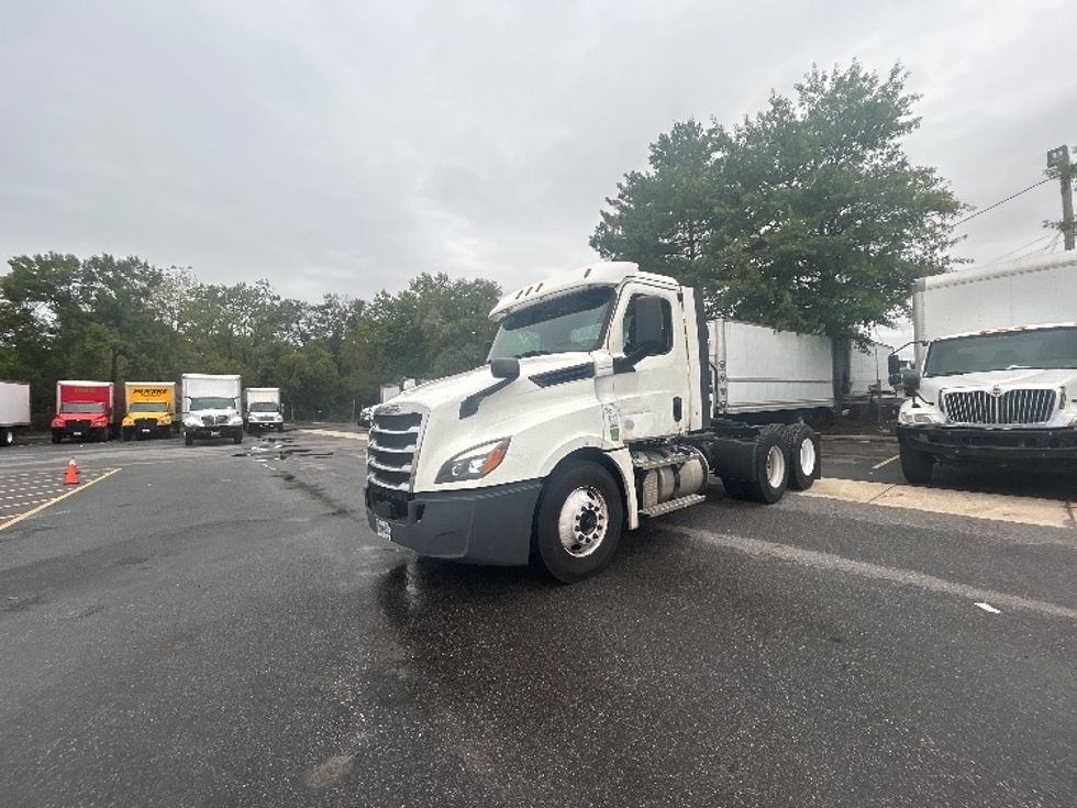 Day Cab Tractor-Heavy Duty Tractors-Freightliner-2020-T12664ST-Baltimore-MD-265,458\n\t\tmiles-$ 57,500 - Image 3