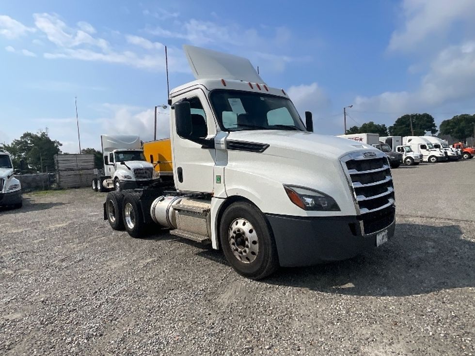 Day Cab Tractor-Heavy Duty Tractors-Freightliner-2020-T12664ST-Baltimore-MD-478,523\n\t\tmiles-$ 45,750 - Image 1