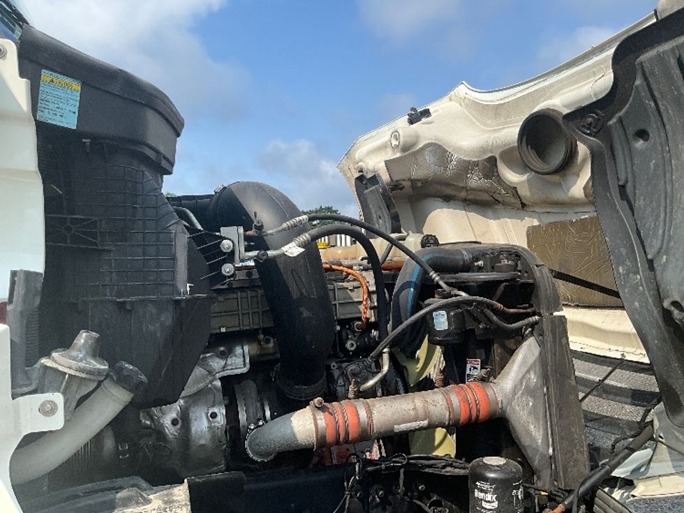 Day Cab Tractor-Heavy Duty Tractors-Freightliner-2020-T12664ST-Baltimore-MD-478,523\n\t\tmiles-$ 45,750 - Image 15