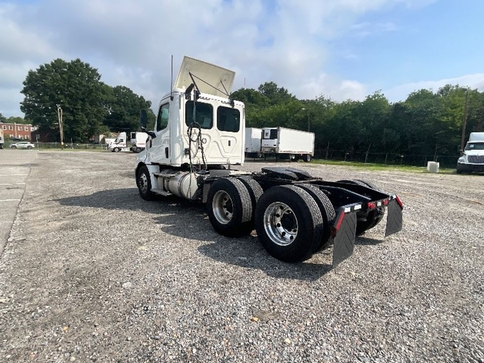 Day Cab Tractor-Heavy Duty Tractors-Freightliner-2020-T12664ST-Baltimore-MD-478,523\n\t\tmiles-$ 45,750 - Image 5