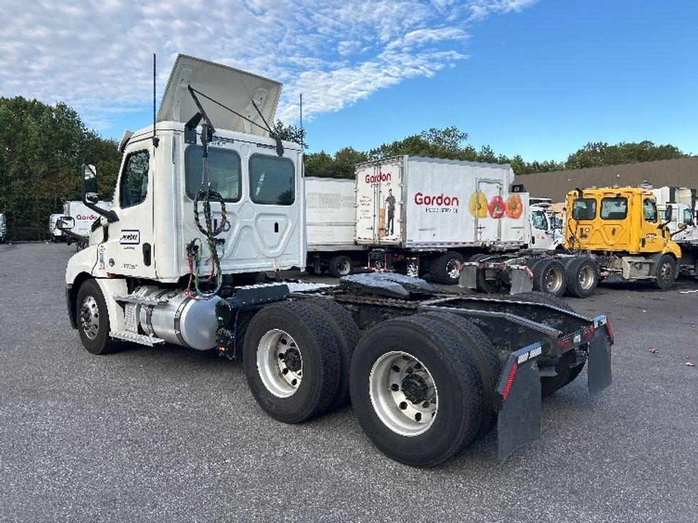 Day Cab Tractor-Heavy Duty Tractors-Freightliner-2020-T12664ST-Belcamp-MD-211,132\n\t\tmiles-$ 54,000 - Image 5