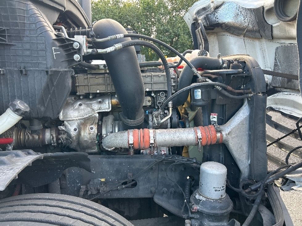 Day Cab Tractor-Heavy Duty Tractors-Freightliner-2020-T12664ST-Belcamp-MD-217,178\n\t\tmiles-$ 44,000 - Image 15