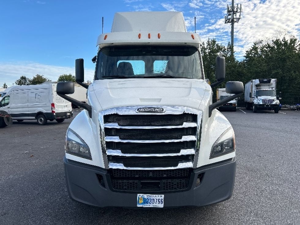 Day Cab Tractor-Heavy Duty Tractors-Freightliner-2020-T12664ST-Belcamp-MD-217,178\n\t\tmiles-$ 44,000 - Image 2