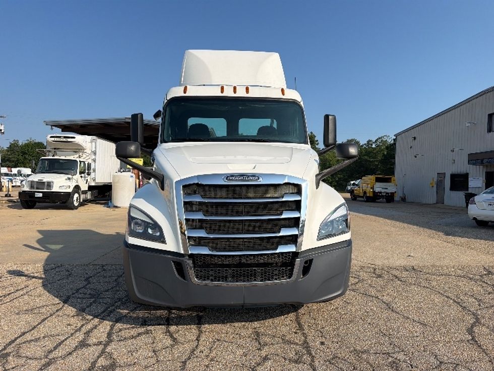 Day Cab Tractor-Heavy Duty Tractors-Freightliner-2020-T12664ST-Belden-MS-347,559\n\t\tmiles-$ 53,250 - Image 2