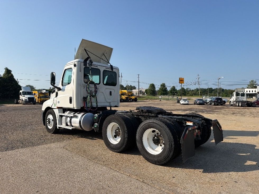 Day Cab Tractor-Heavy Duty Tractors-Freightliner-2020-T12664ST-Belden-MS-347,559\n\t\tmiles-$ 53,250 - Image 5