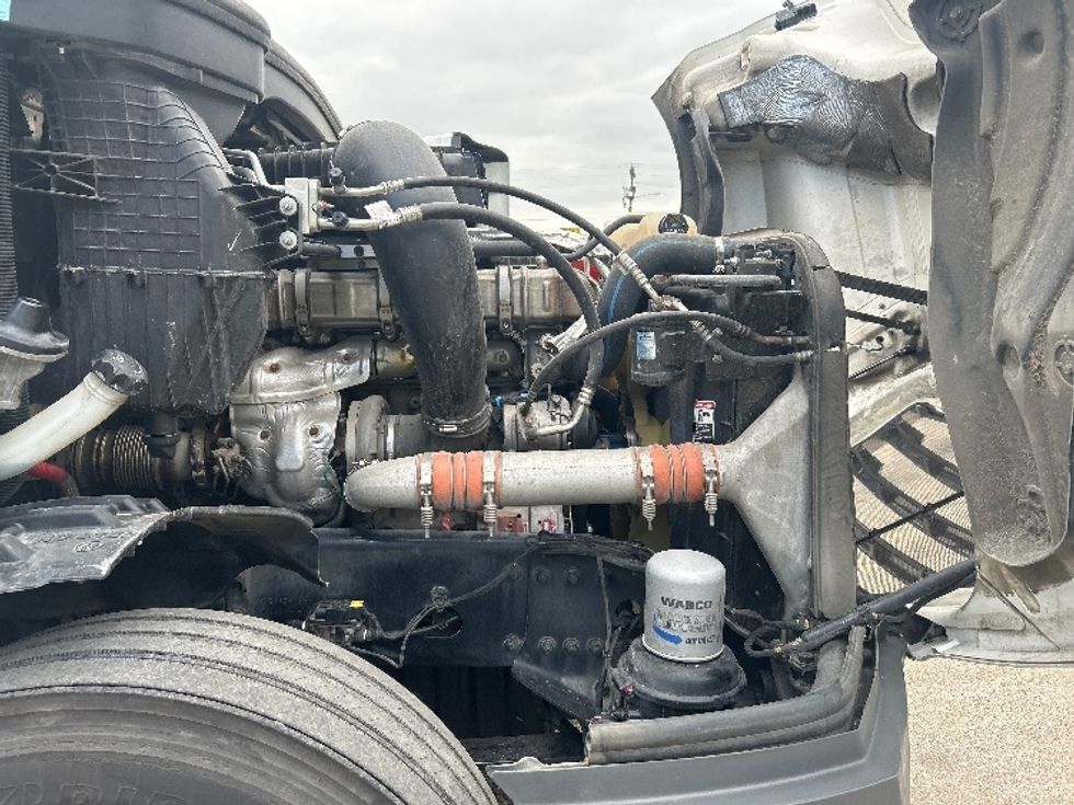 Day Cab Tractor-Heavy Duty Tractors-Freightliner-2020-T12664ST-Belden-MS-367,816\n\t\tmiles-$ 49,500 - Image 15