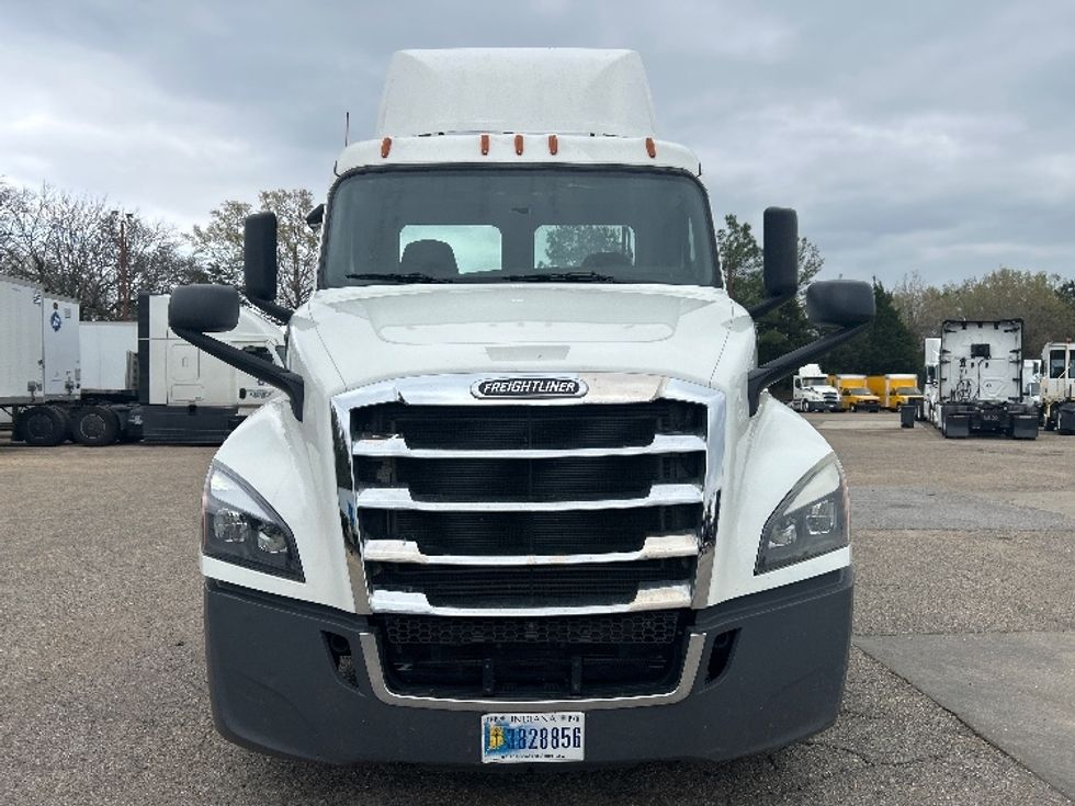 Day Cab Tractor-Heavy Duty Tractors-Freightliner-2020-T12664ST-Belden-MS-367,816\n\t\tmiles-$ 49,500 - Image 2